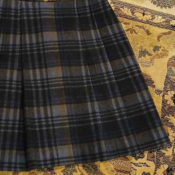 ANN TAYLOR Plaid Pleated Wool Skirt 4R - EUC - Picture 8 of 10